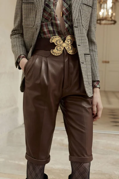 Look 16